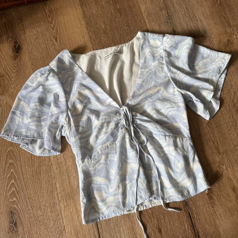 Abercrombie and Fitch vneck‎ Tie dye short sleeve blouse top size small